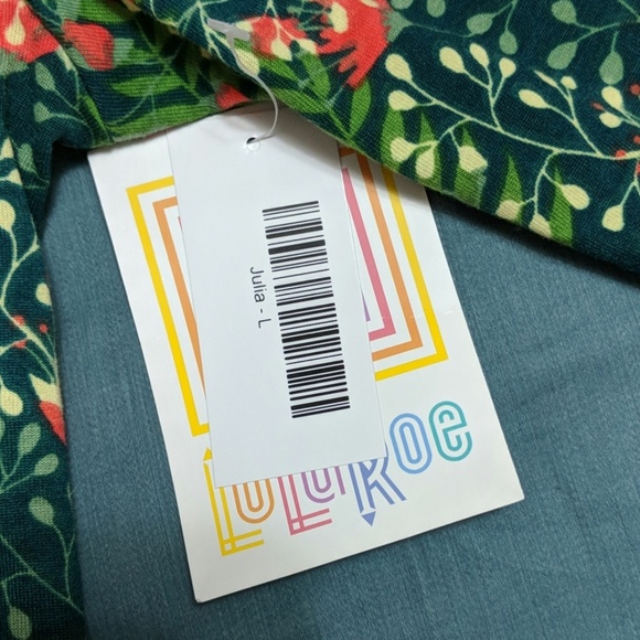 Lularoe Julia - Picture 4 of 5